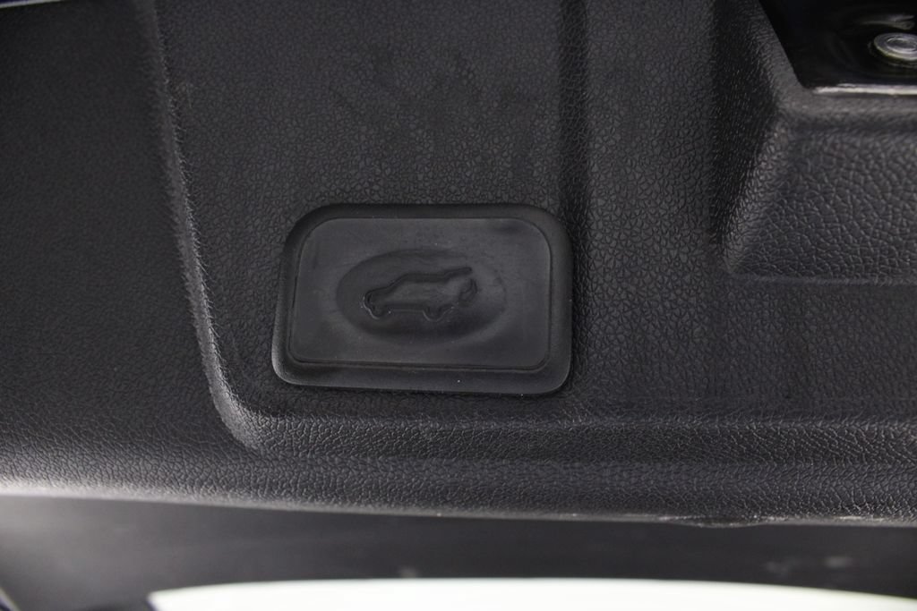 Used 2016 Chevrolet Traverse LT AWD/4WD image 18