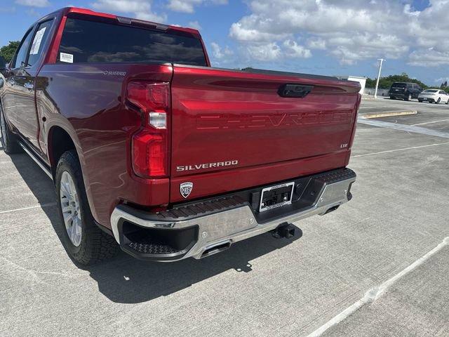 Used 2023 Chevrolet Silverado 1500 LTZ w/ Z71 Off-Road Package AWD/4WD image 12