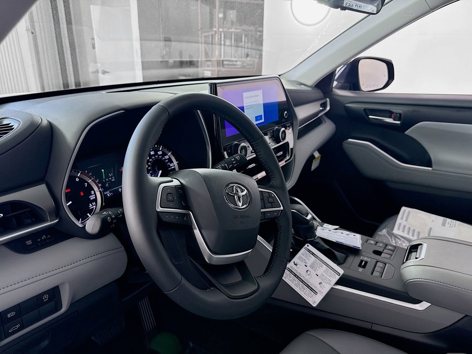 Certified 2025 Toyota Highlander XLE AWD/4WD image 6