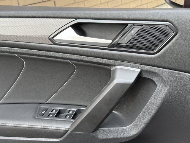 Used 2023 Volkswagen Tiguan SE FWD image 6