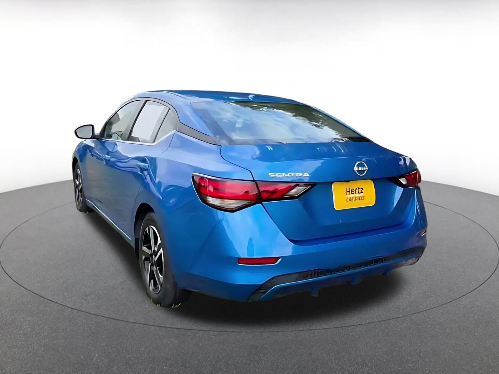 Used 2025 Nissan Sentra SV FWD image 10