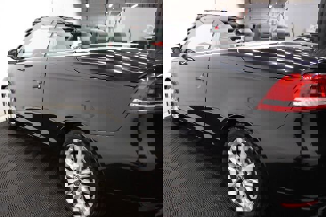 Used 2015 Volkswagen Eos Komfort image 10