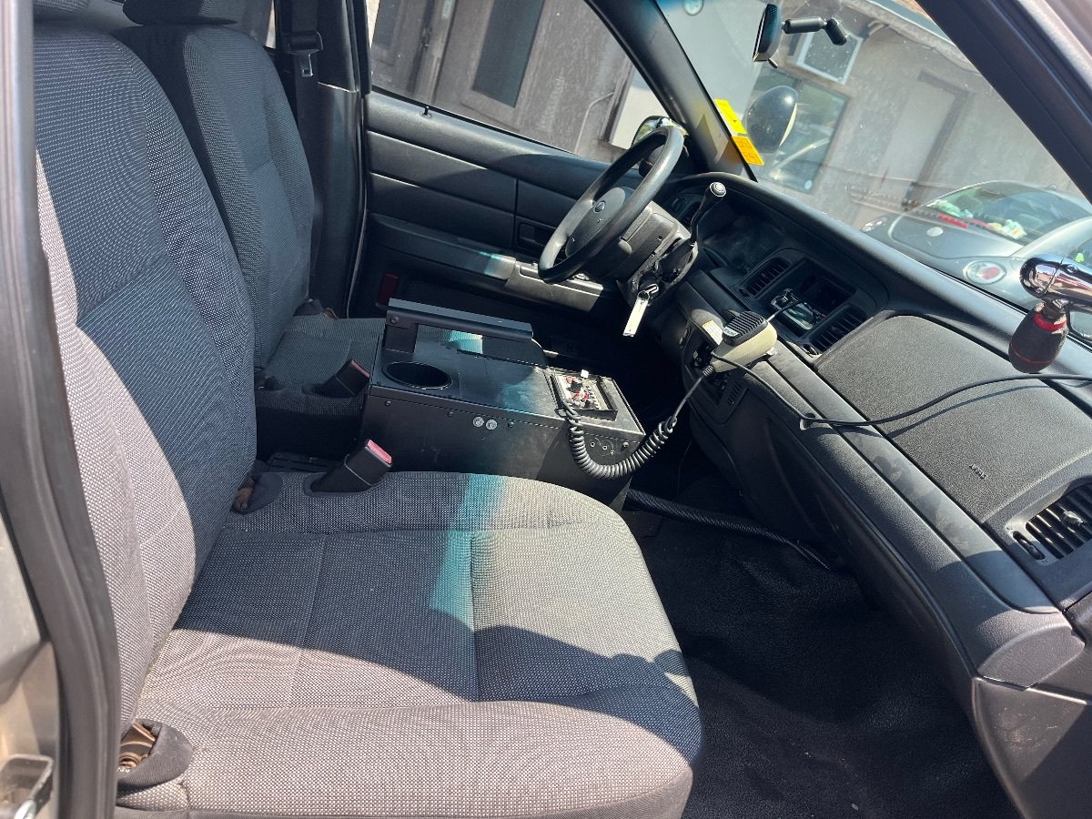 Used 2008 Ford Crown Victoria Police Interceptor RWD image 17