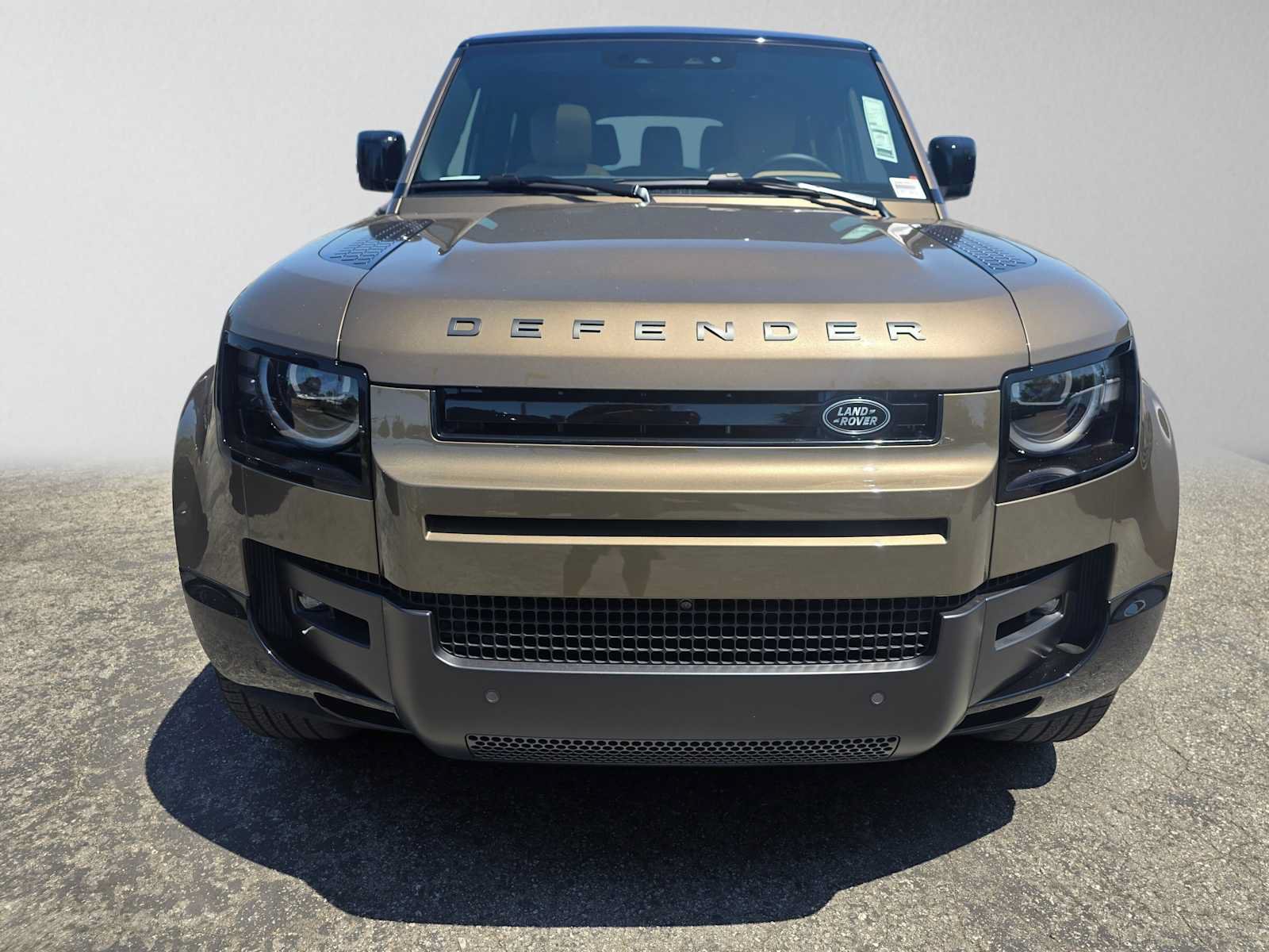 New 2026 Land Rover Defender 130 X-Dynamic SE AWD/4WD image 8