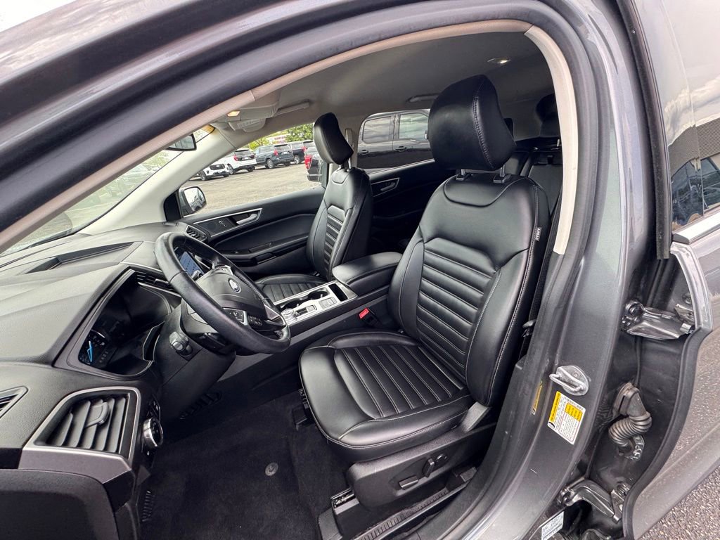 Certified 2024 Ford Edge SEL w/ Convenience Package AWD/4WD image 9