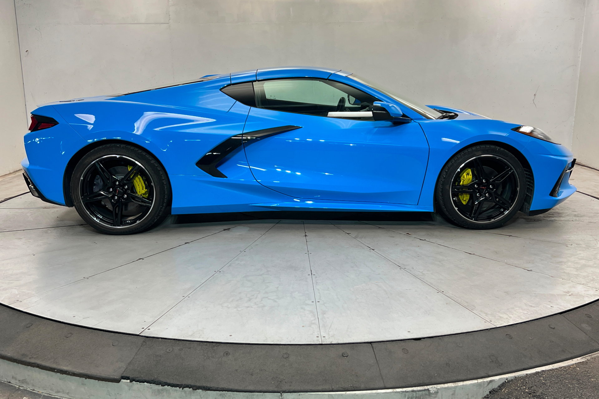 Used 2024 Chevrolet Corvette Stingray Preferred Cpe w/ 2LT RWD image 7