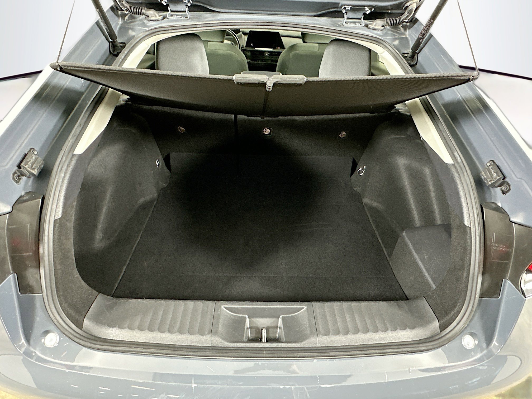 Used 2024 Toyota Prius LE image 28