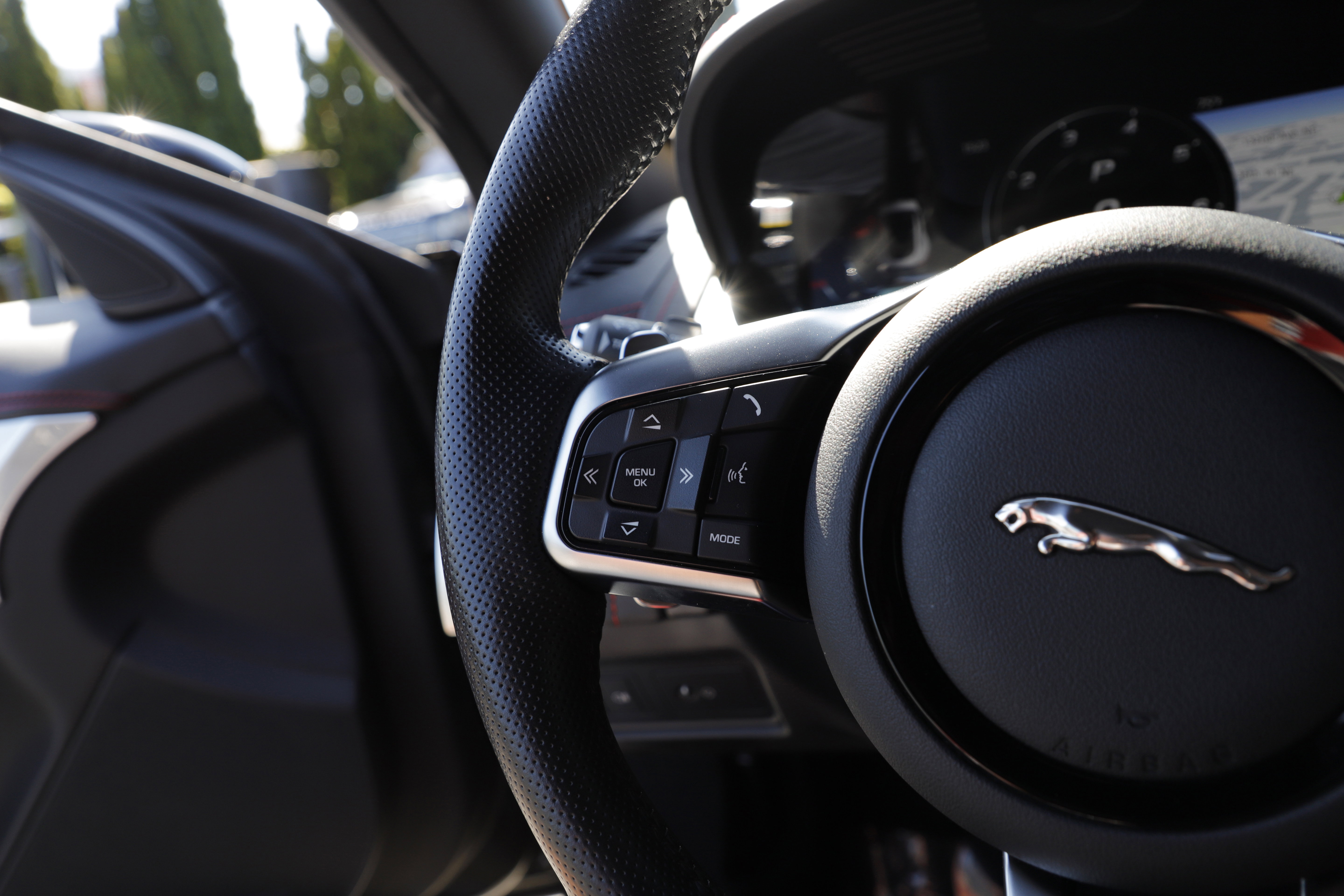 Certified 2023 Jaguar F-TYPE R AWD/4WD image 20