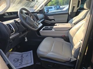 Used 2025 Ford Expedition Max Active AWD/4WD image 10