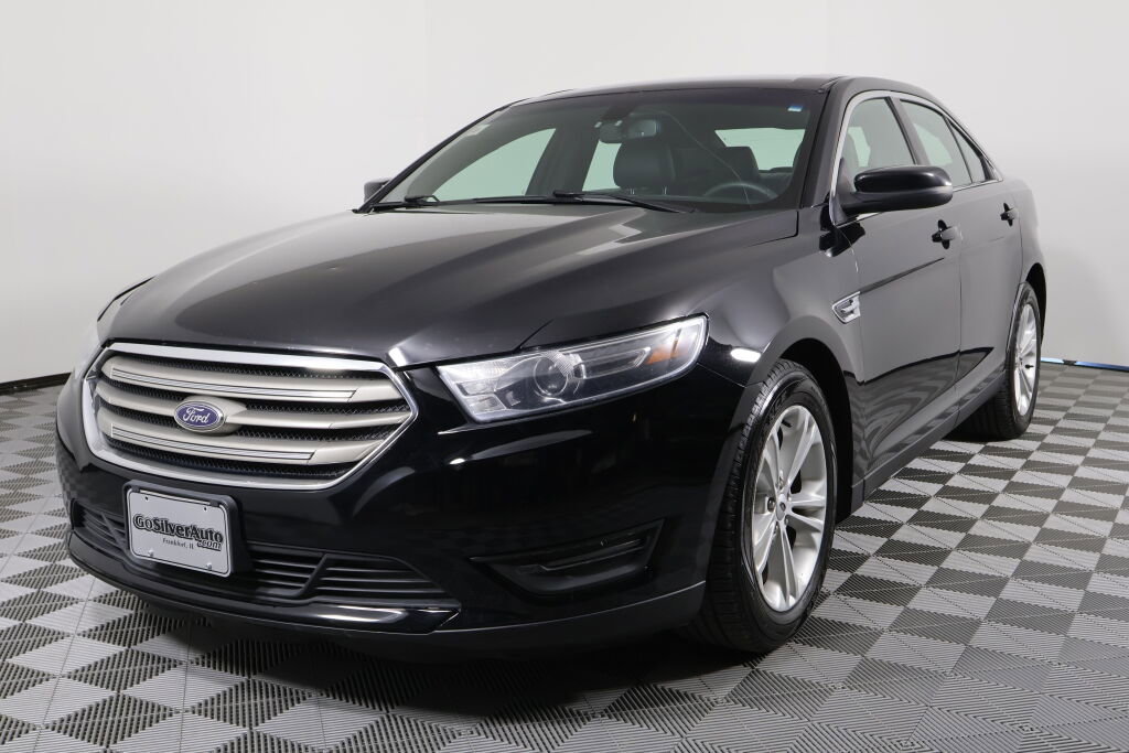 Used 2017 Ford Taurus SEL image 5