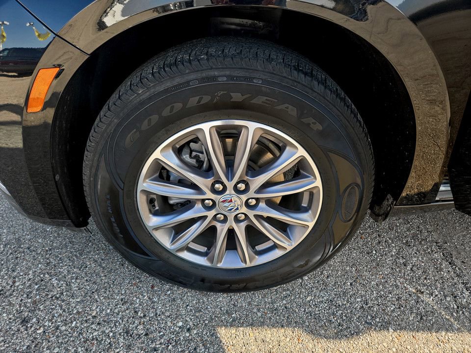 Used 2024 Buick Enclave Premium image 38