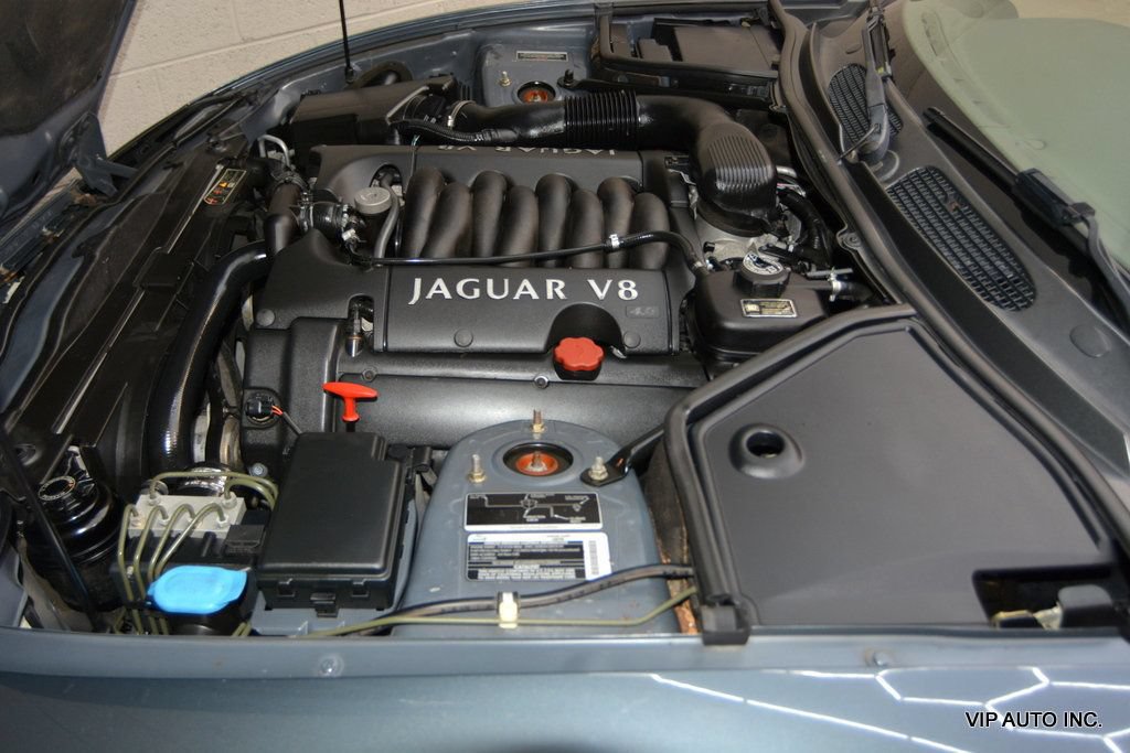 Used 2000 Jaguar XK8 Convertible RWD image 32