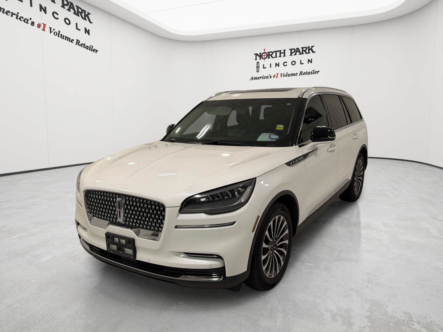Used 2023 Lincoln Aviator 2WD w/ Premium Package video 1
