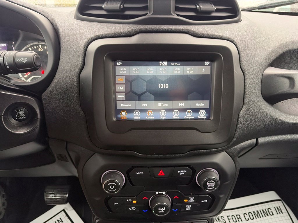Used 2020 Jeep Renegade Latitude FWD image 28