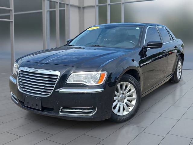 Used 2014 Chrysler 300 RWD image 1