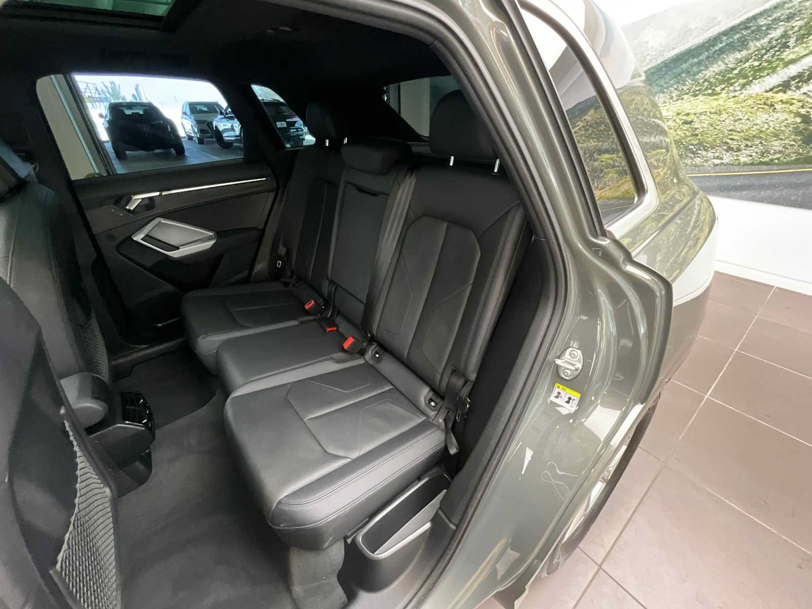 Used 2023 Audi Q3 2.0T Premium w/ Convenience Package AWD/4WD image 38
