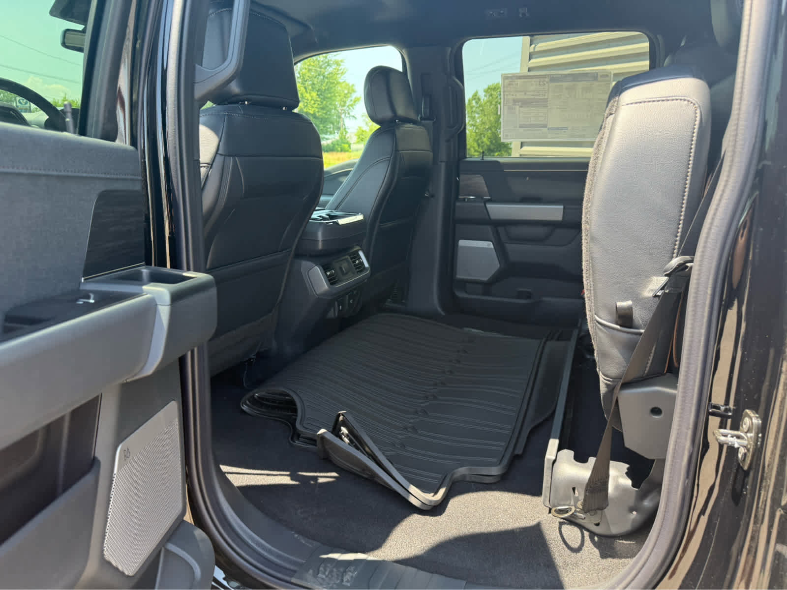 New 2025 Ford F150 Lariat w/ Equipment Group 501A Mid image 24