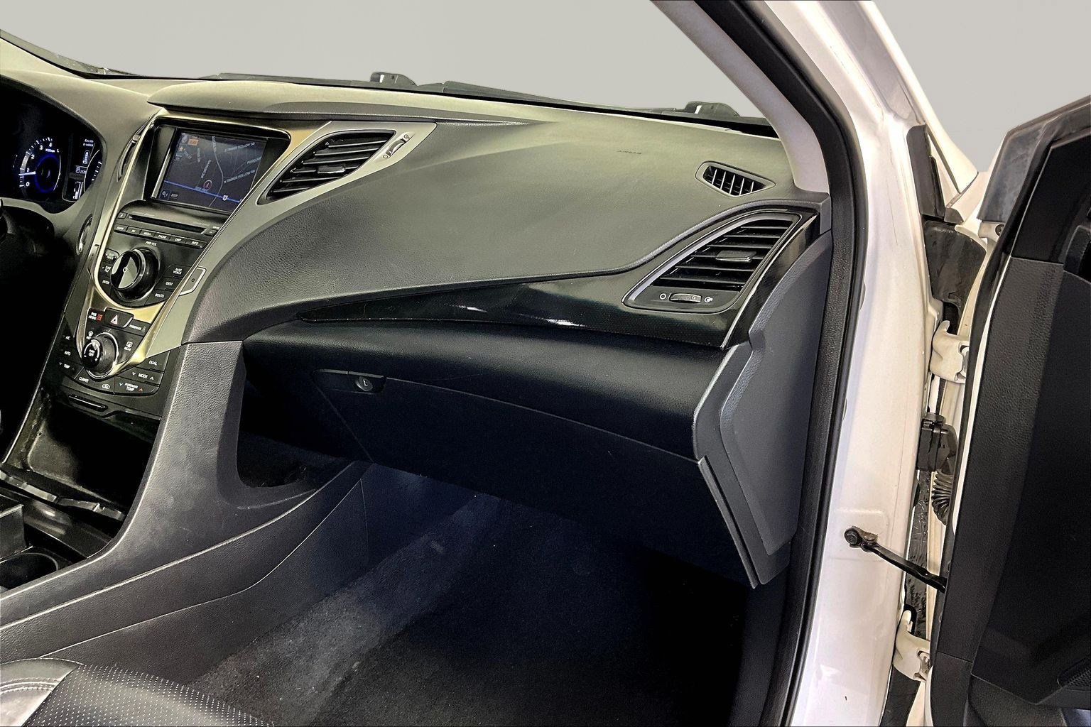Used 2013 Hyundai Azera FWD image 26