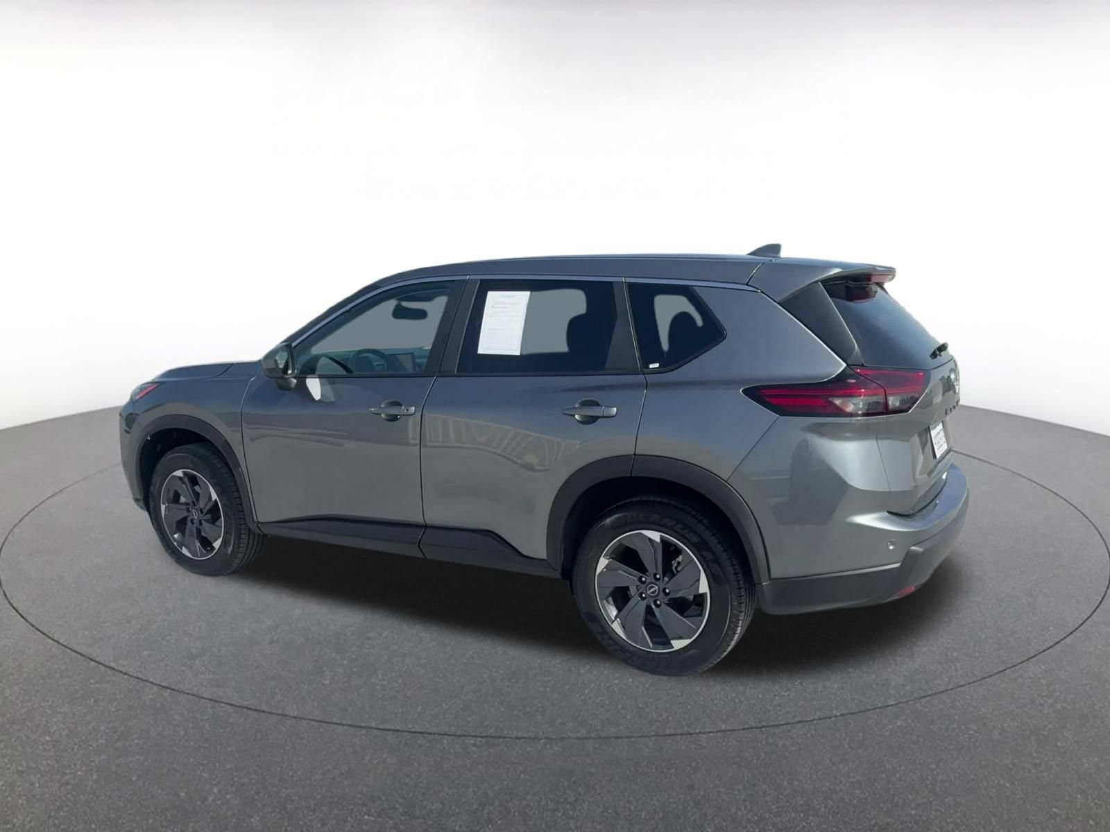 Used 2025 Nissan Rogue SV FWD image 9