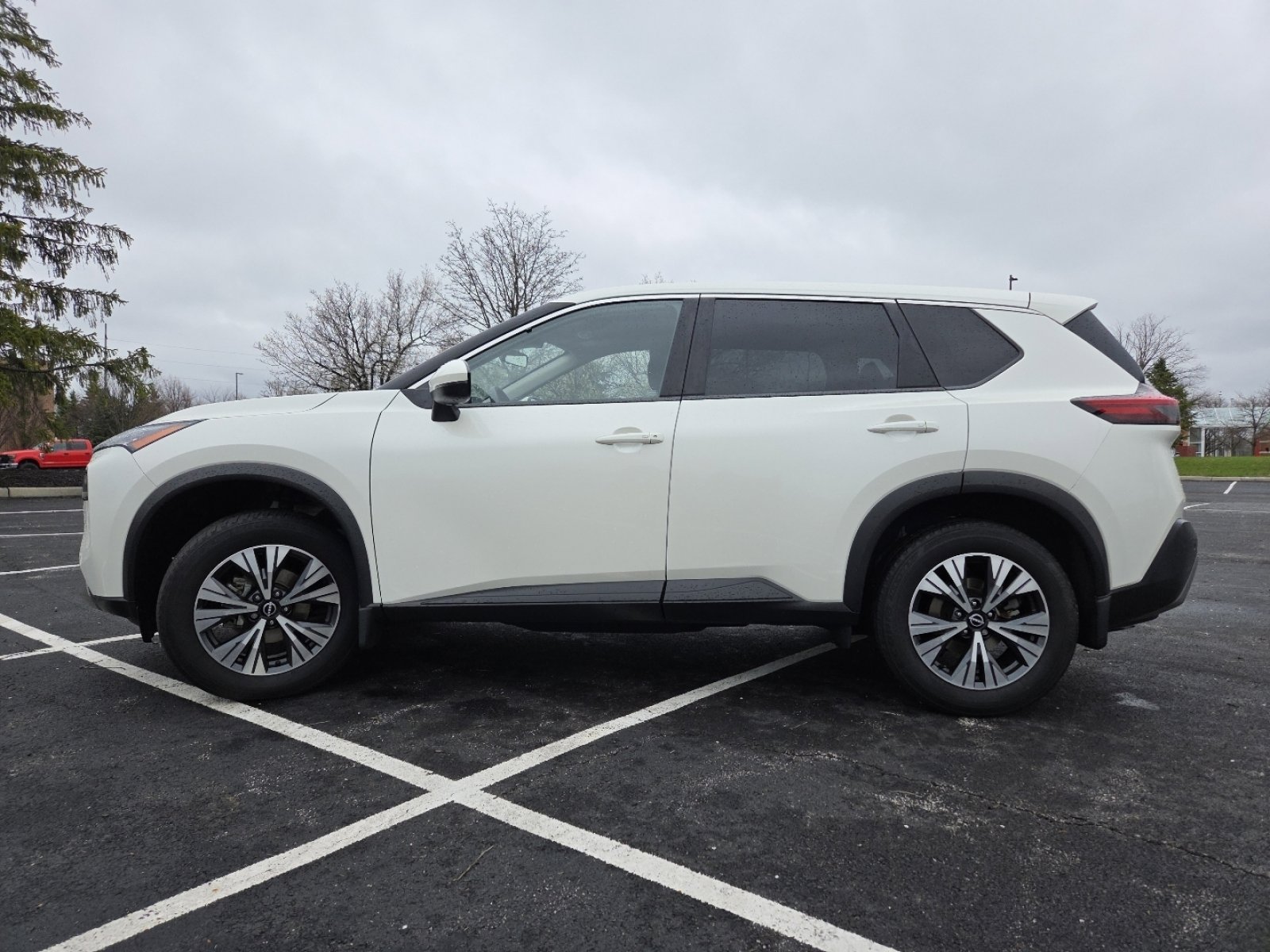 Used 2023 Nissan Rogue SV AWD/4WD image 14
