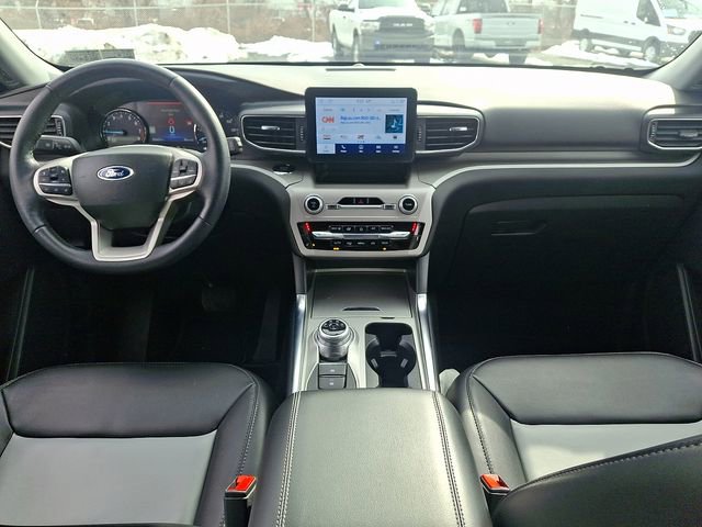 Used 2023 Ford Explorer XLT w/ Equipment Group 202A image 14