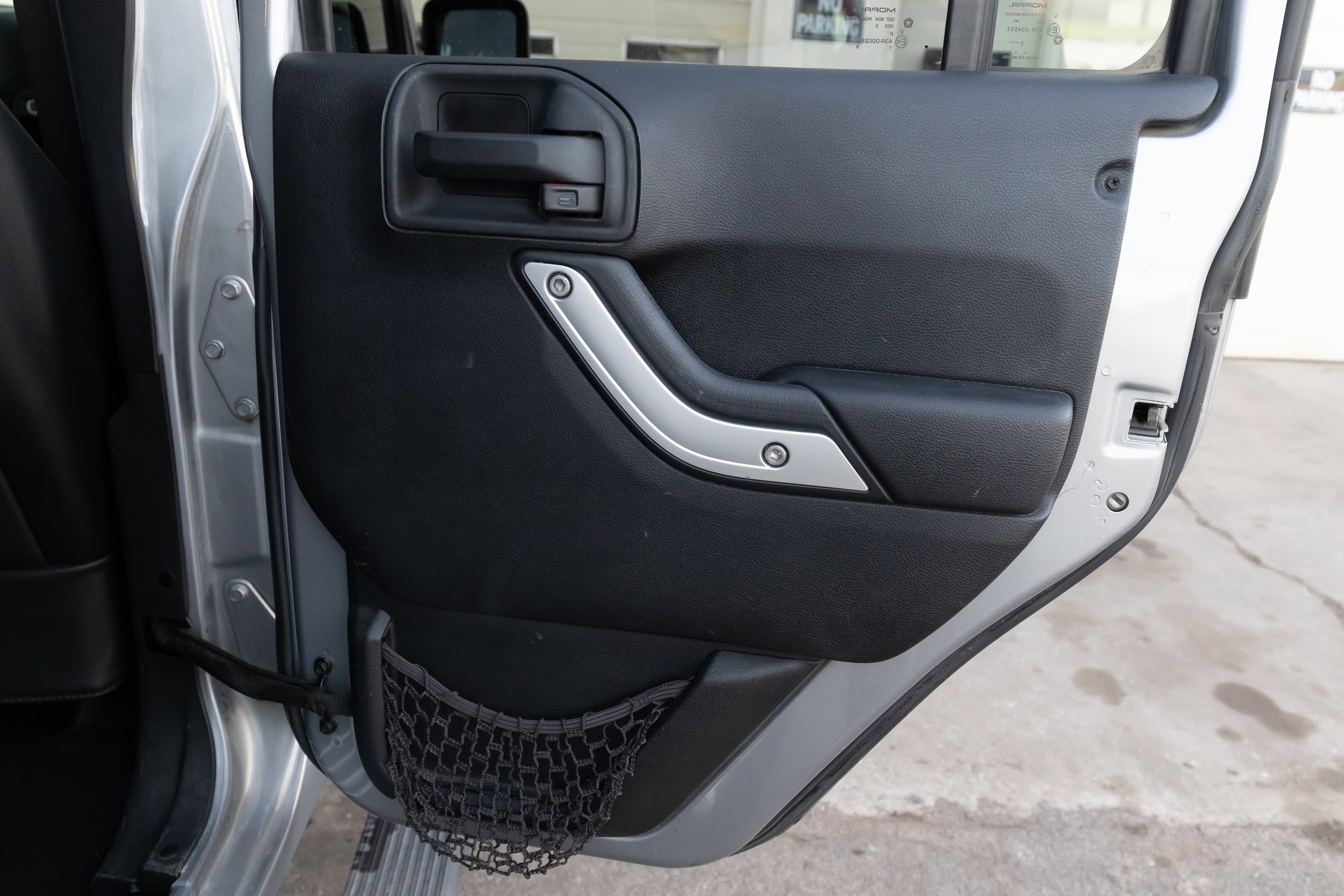 Used 2014 Jeep Wrangler Unlimited Sahara w/ Connectivity Group AWD/4WD image 14