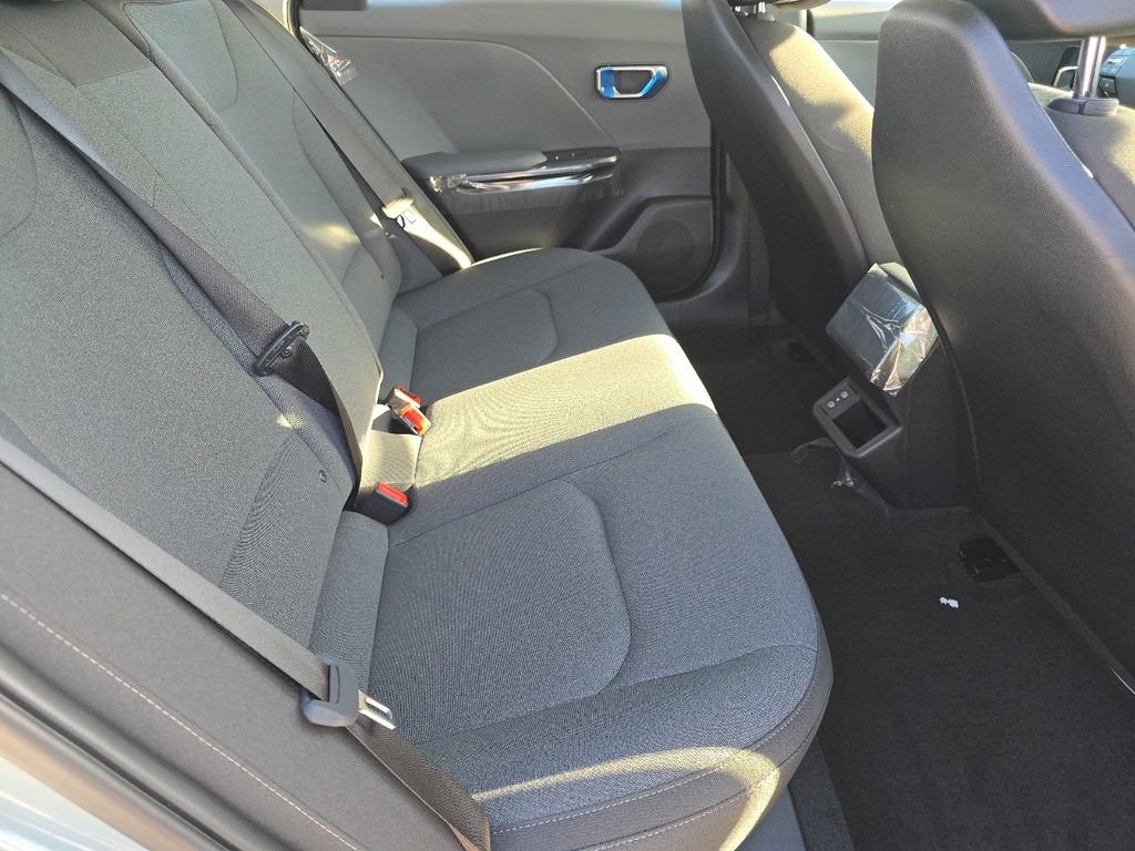 New 2025 Kia K4 LXS image 16
