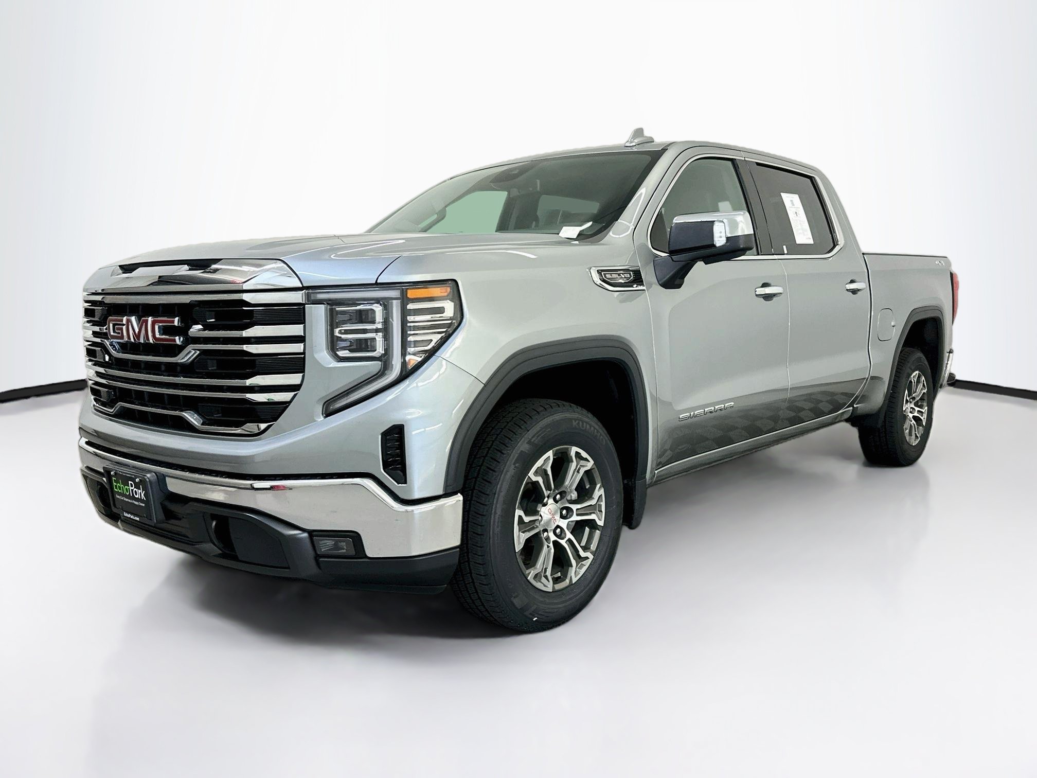 Used 2025 GMC Sierra 1500 SLT AWD/4WD image 3