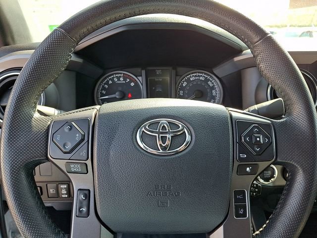 Used 2020 Toyota Tacoma TRD Off-Road w/ TRD Premium Off Road Package AWD/4WD image 19
