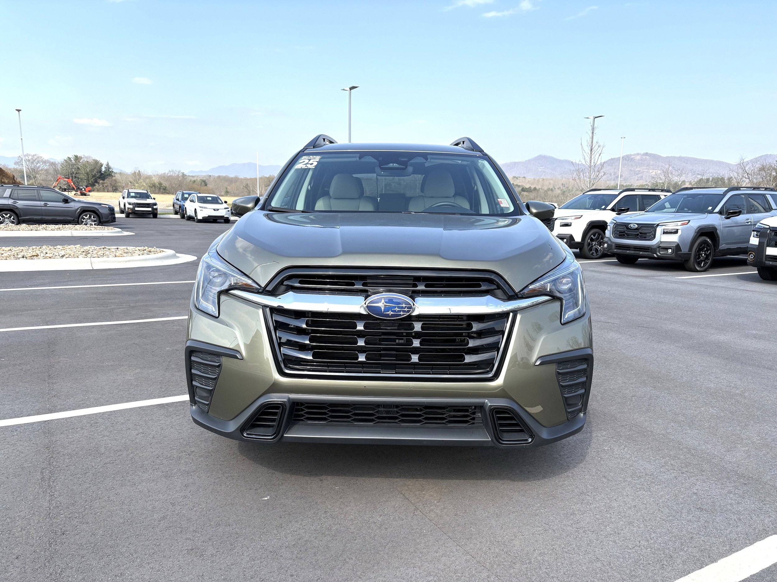 Used 2025 Subaru Ascent Premium image 2