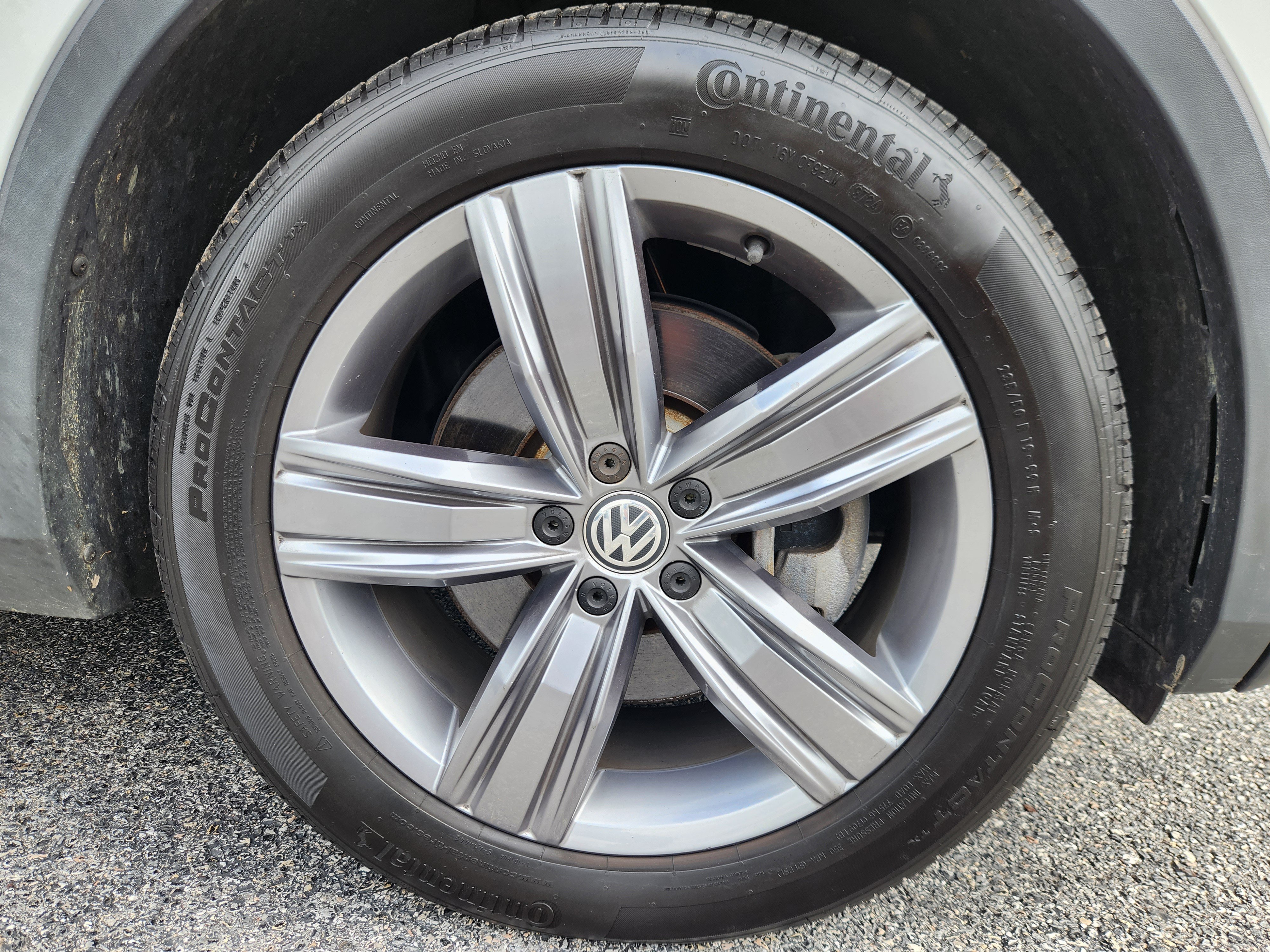 Used 2021 Volkswagen Tiguan SEL AWD/4WD image 21