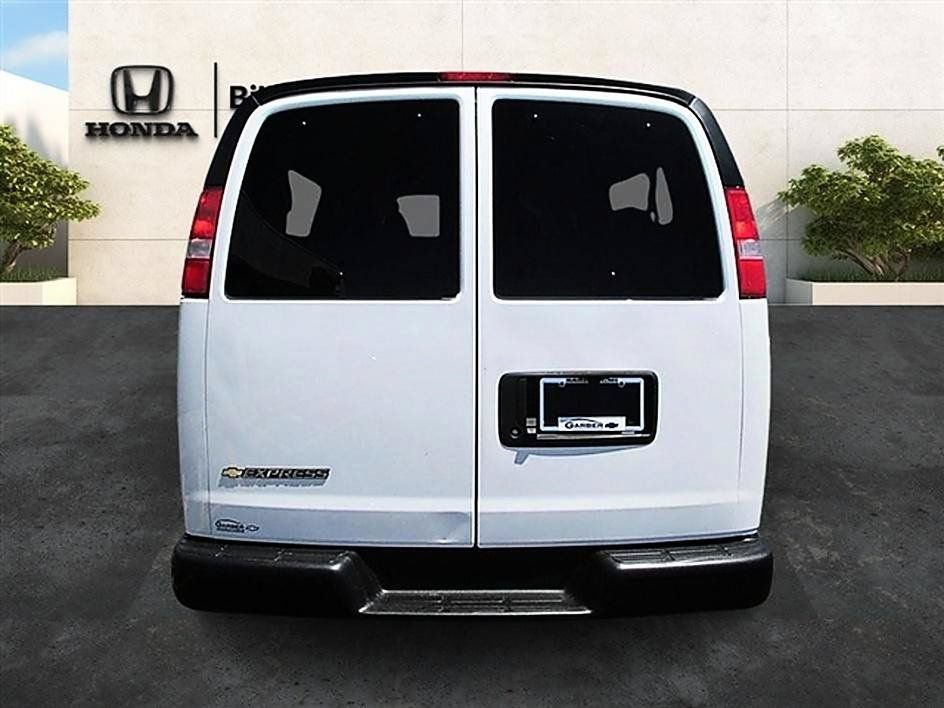 Used 2024 Chevrolet Express 3500 LS RWD image 9