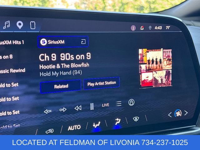 Used 2026 Chevrolet Equinox EV LT FWD image 13