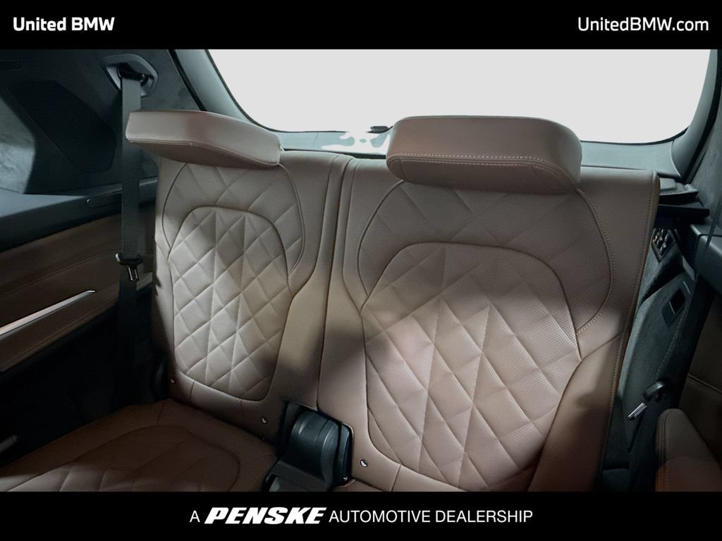 New 2027 BMW X7 xDrive40i w/ M Sport Package AWD/4WD image 14