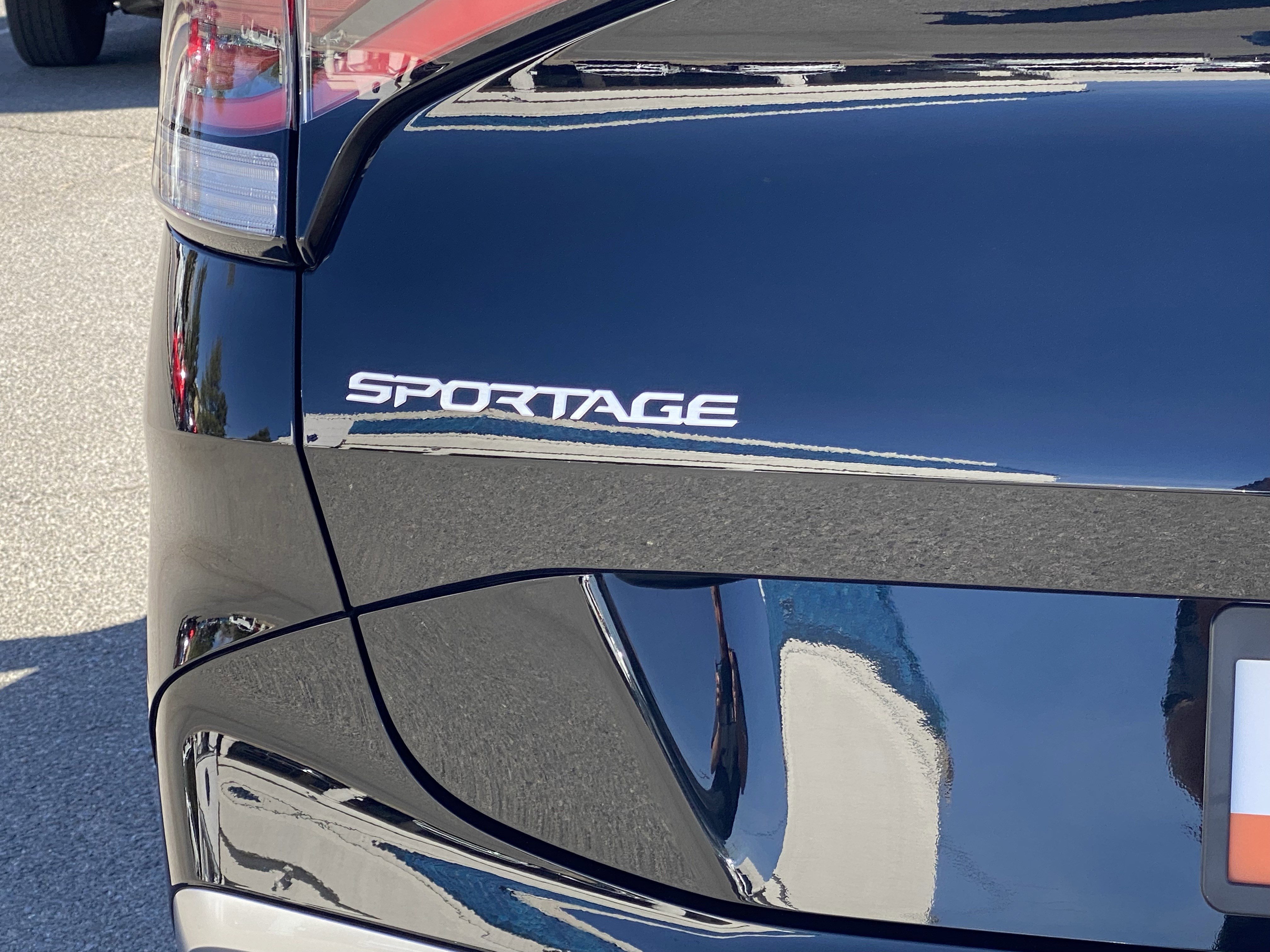 Used 2024 Kia Sportage SX image 28