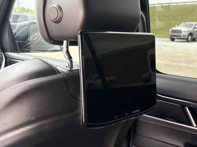 Used 2024 Jeep Wagoneer 4WD w/ Premium Group I image 9