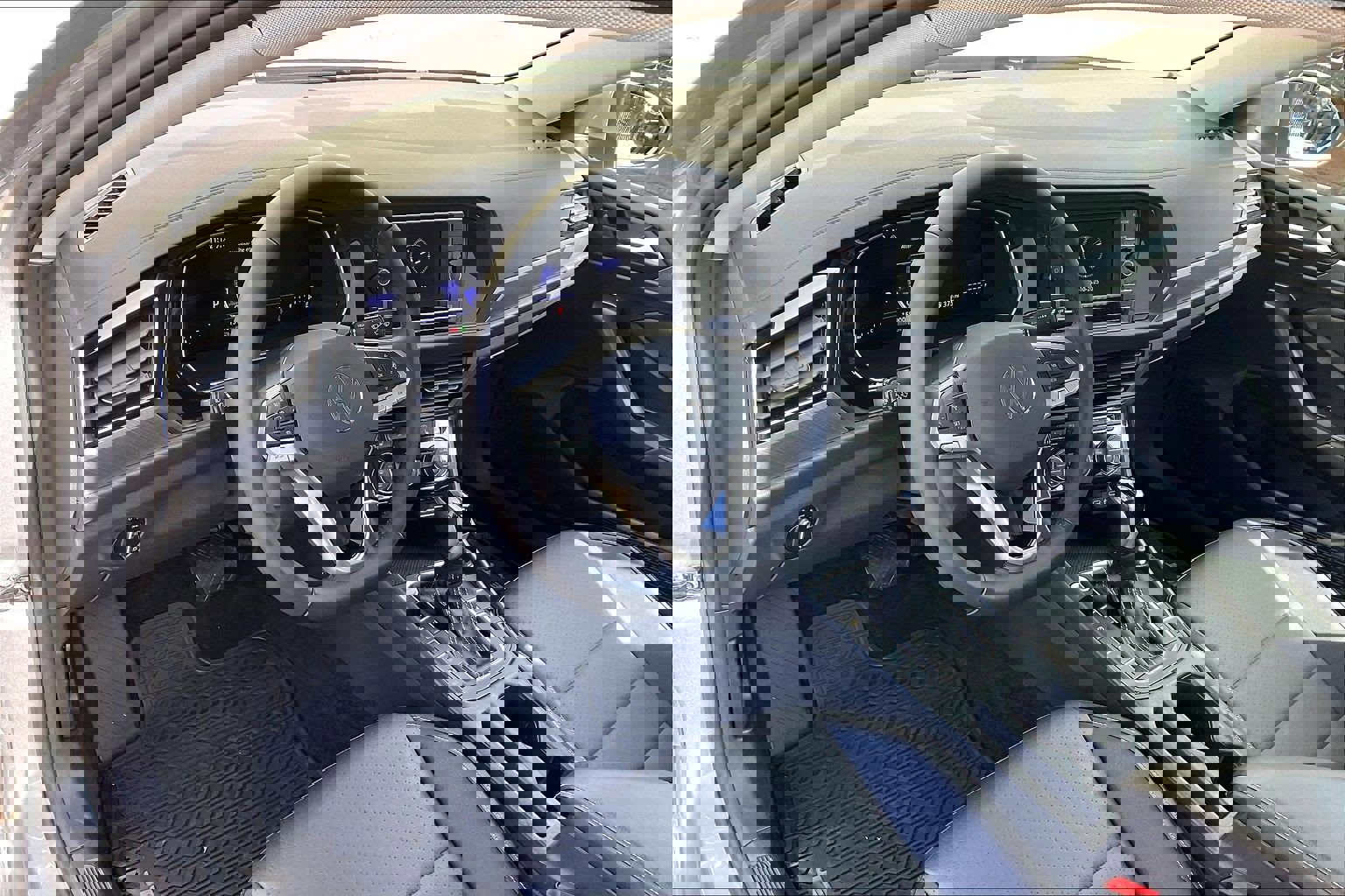 Certified 2024 Volkswagen Jetta SE image 14