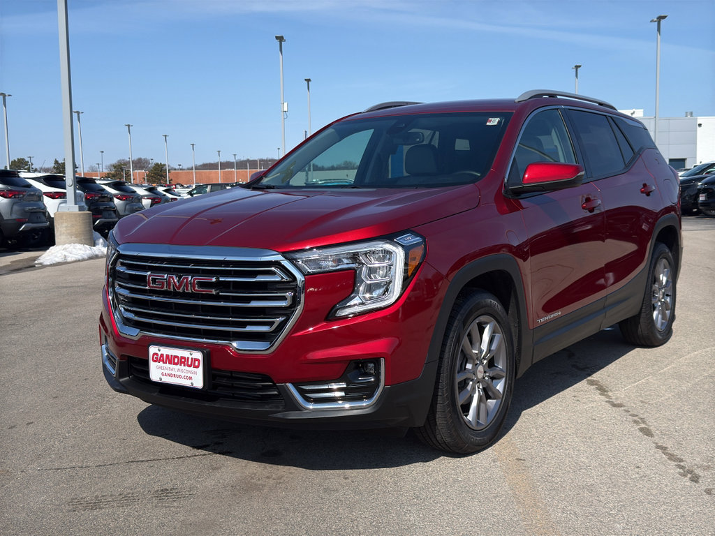 Used 2023 GMC Terrain SLT image 2