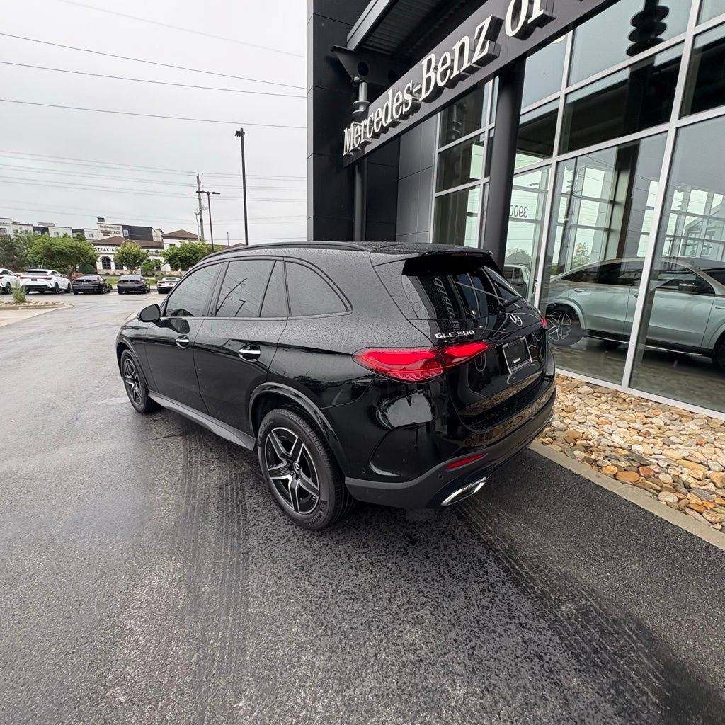 Certified 2025 Mercedes-Benz GLC 300 4MATIC image 8