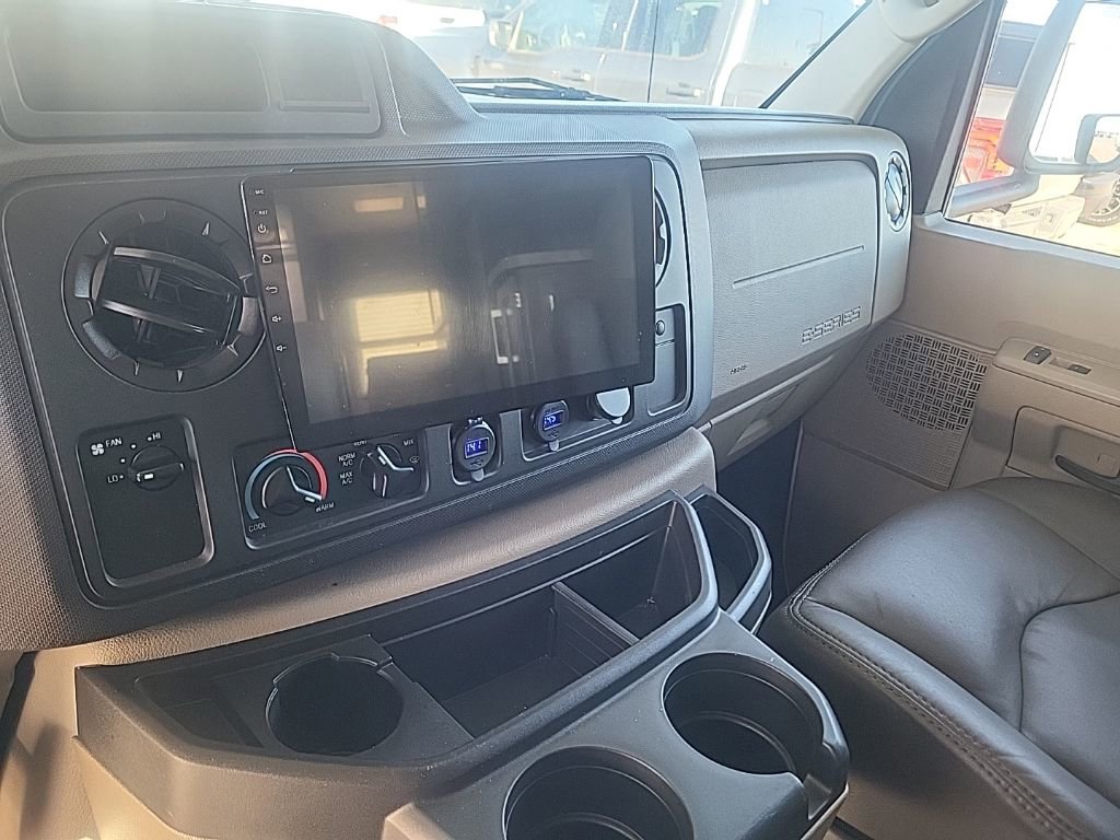 Used 2019 Ford E-450 and Econoline 450 Super Duty w/ Motorhome Prep Package image 9