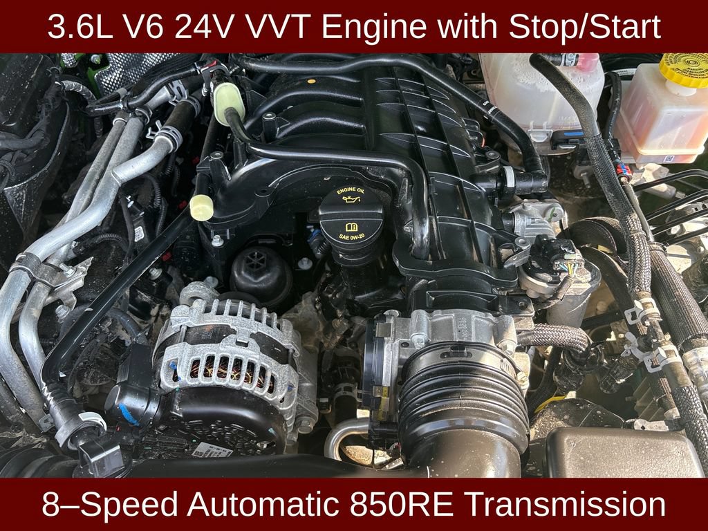 Used 2025 Jeep Gladiator Sport AWD/4WD image 3