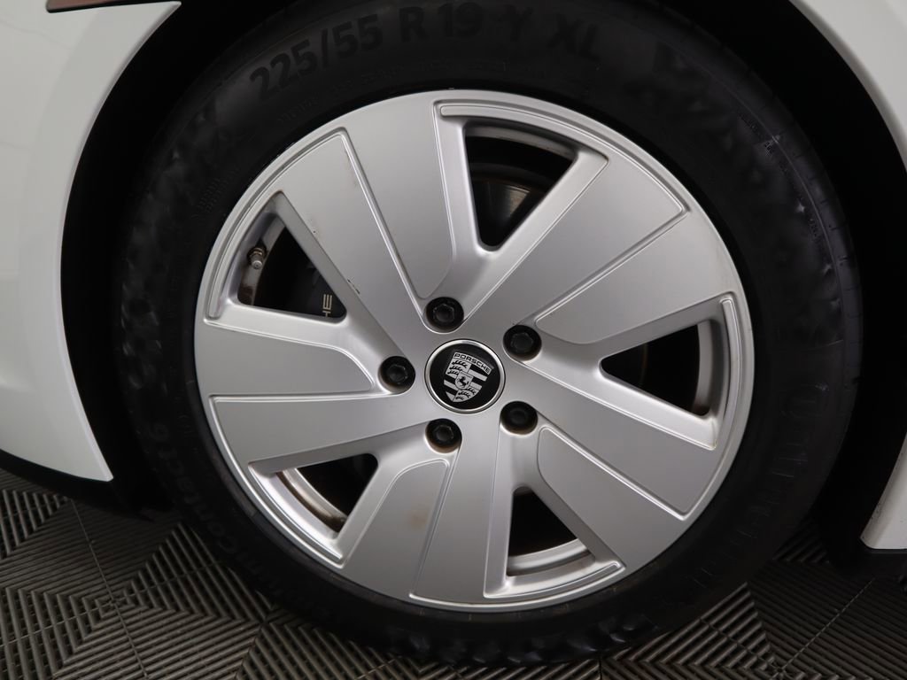 Used 2021 Porsche Taycan image 31