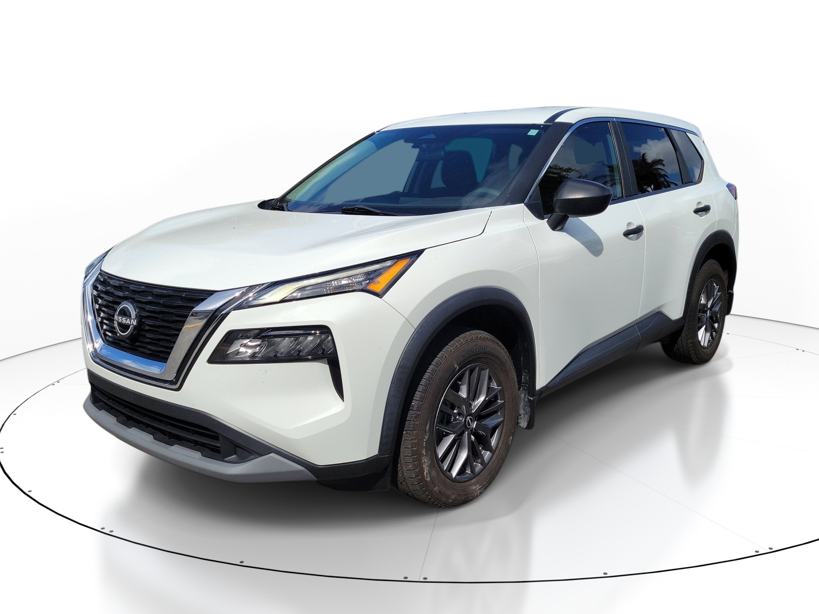 Used 2023 Nissan Rogue S AWD/4WD image 3