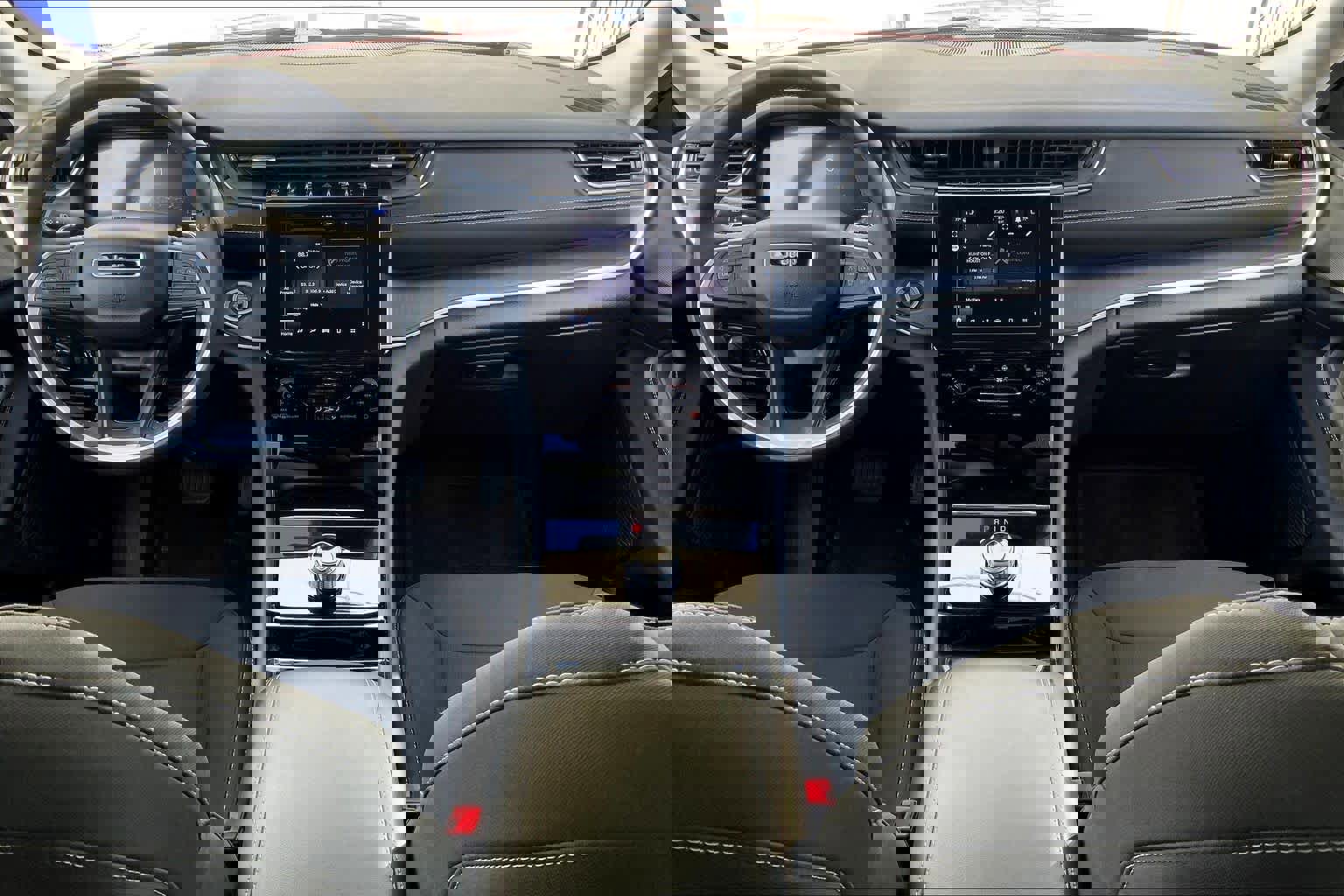 Used 2023 Jeep Grand Cherokee Laredo w/ Luxury Tech Group I image 15