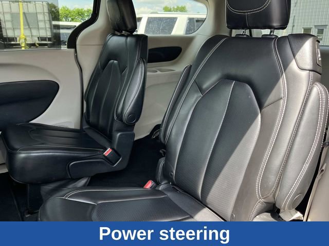 Used 2023 Chrysler Pacifica Touring-L FWD image 25