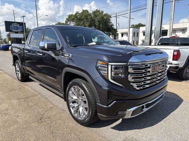 Used 2023 GMC Sierra 1500 Denali w/ Denali Reserve Package AWD/4WD image 4