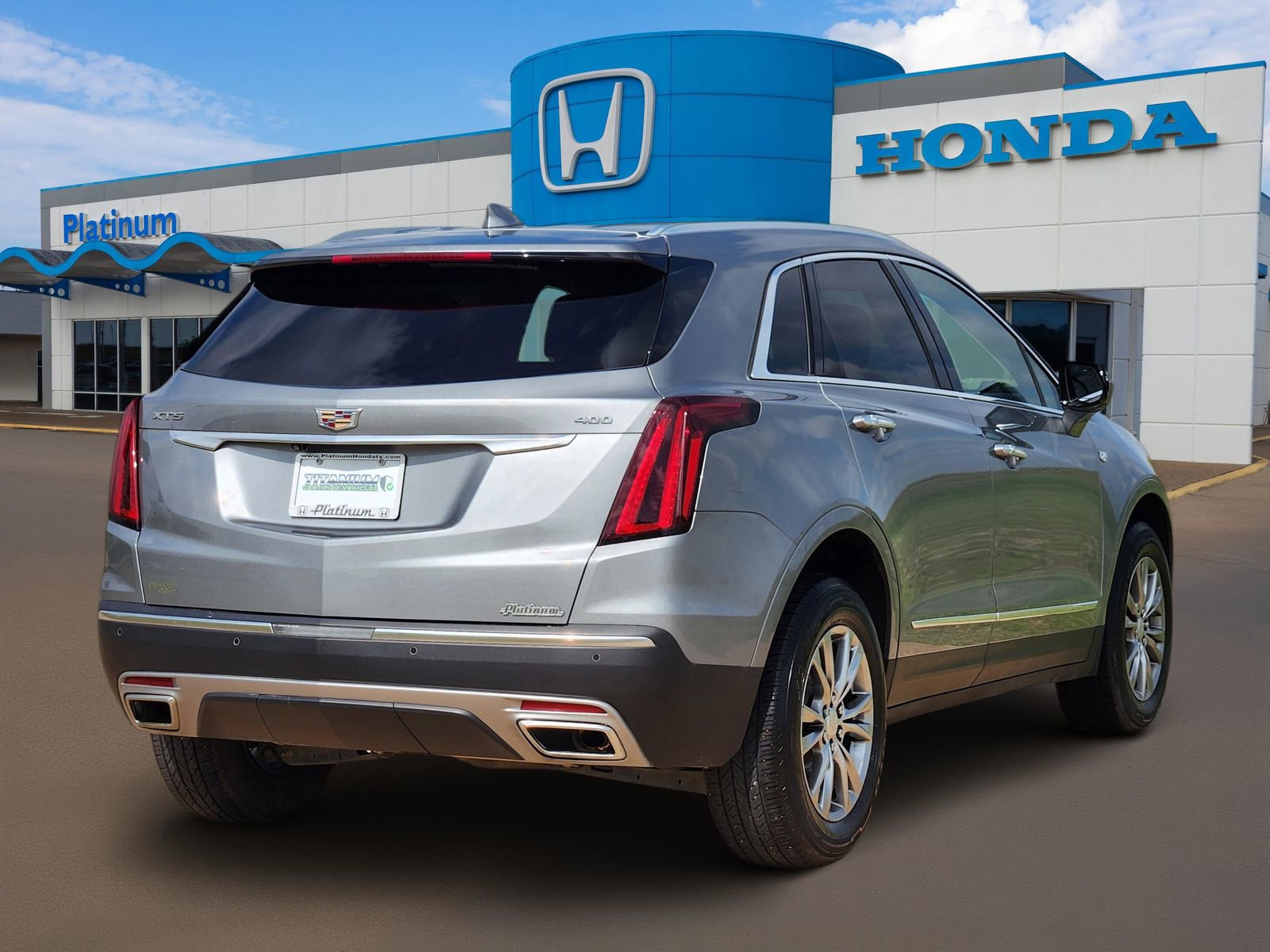 Used 2023 Cadillac XT5 Premium Luxury FWD image 4