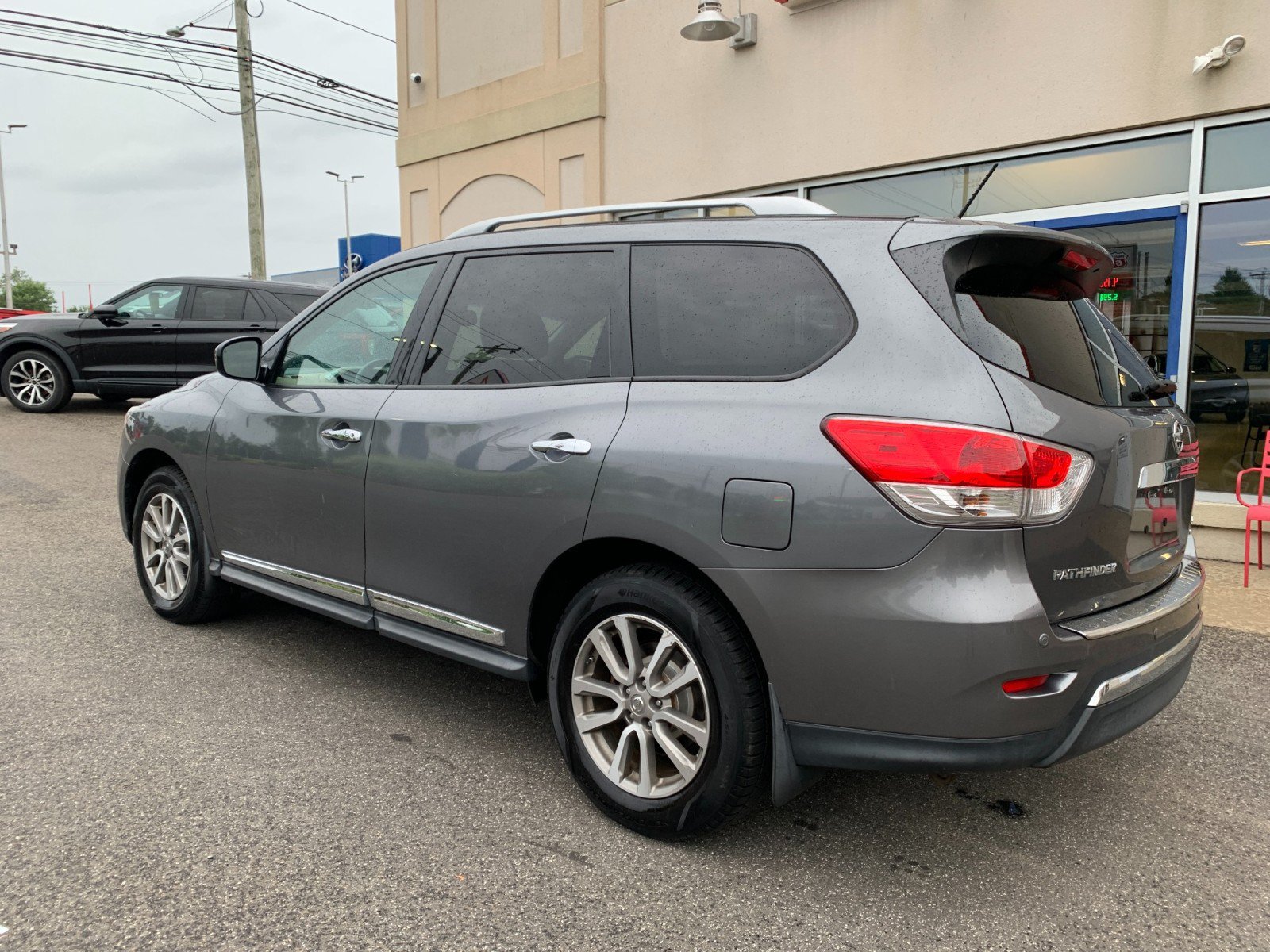 Used 2016 Nissan Pathfinder SL AWD/4WD image 5