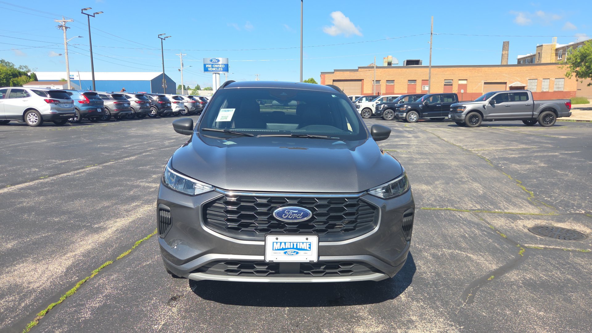 Used 2023 Ford Escape ST-Line w/ Tech Pack #1 AWD/4WD image 2