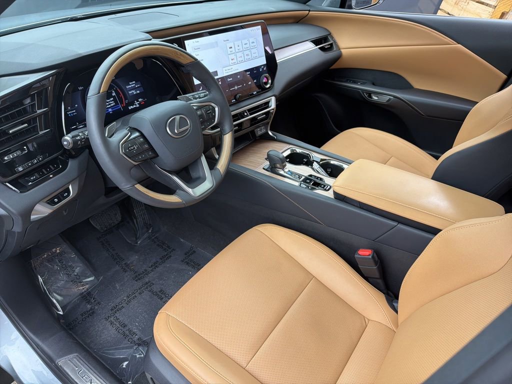 Used 2025 Lexus RX 350 Premium w/ Kick Sensor & Tow Package image 10